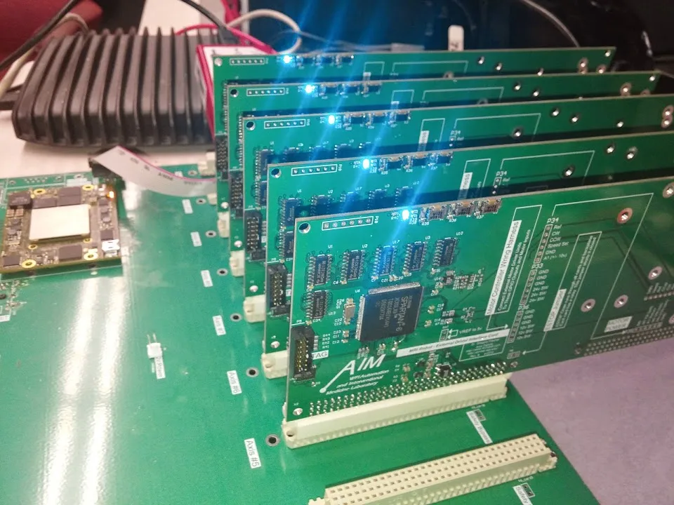 MRI-Compatible Piezoelectric Controllers photo